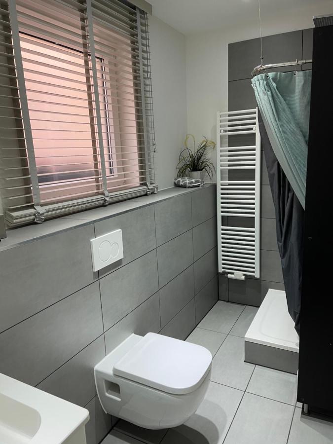 Ferienwohnung Am Traveufer Lubeck Exterior photo